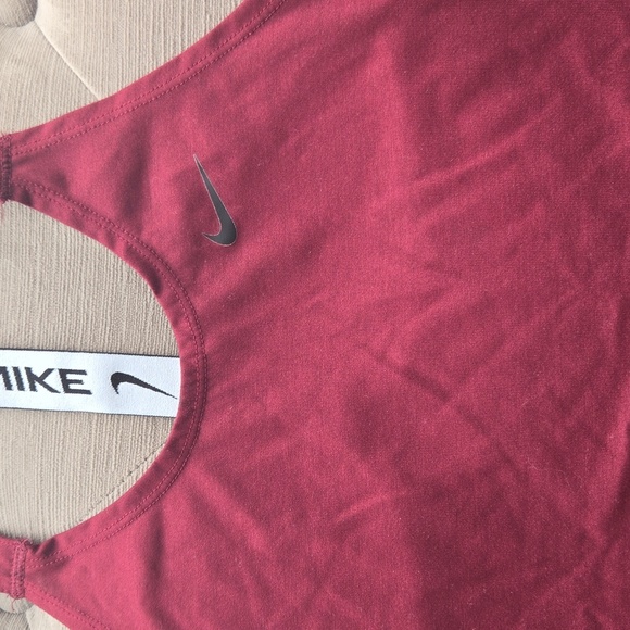 Nike Tank - Picture 2 of 5